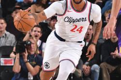 直播平台-关于快船逆转雄鹿B队，艾顿关键制胜的信息