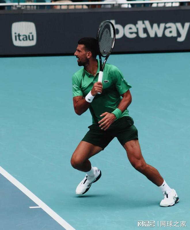 英国网球队绝杀世界网球队,德约科维奇高光表现的简单介绍 英国网球队绝杀世界网球队,德约科维奇高光表现的简单介绍