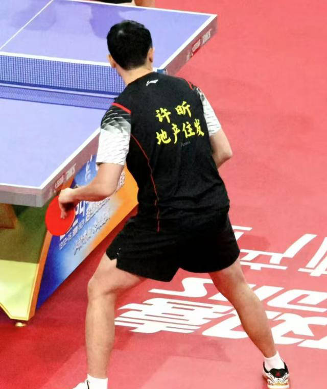 英国乒乓球队翻盘法国乒乓球队，许昕一己之力扛起全队的简单介绍