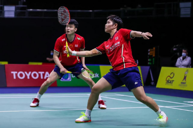 包含泰国队翻盘丹麦队，黄鸭组合扛起全队的词条